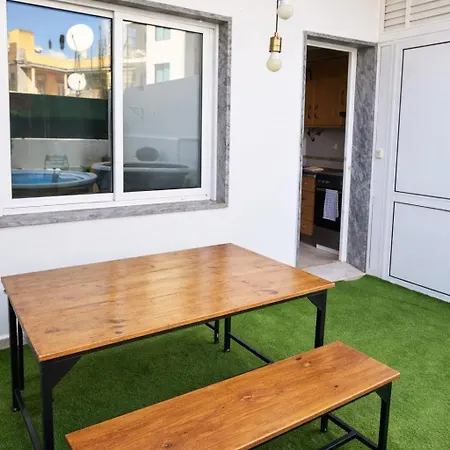 Terrace & Jacuzzi Apartment
